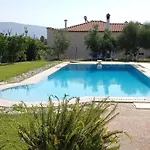 Villa Irene Evia, 4 Bdr, Pool, 500m To Magoula (Evia)