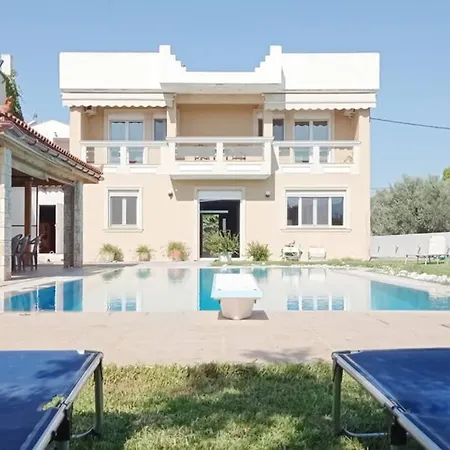 Irene Evia, 4 Bdr, Pool, 500m To Villa