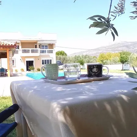 Villa Irene Evia, 4 Bdr, Pool, 500m To Magoula (Evia)