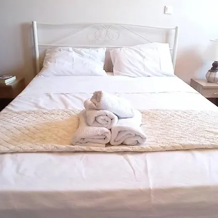 Irene Evia, 4 Bdr, Pool, 500m To *