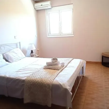 Villa Irene Evia, 4 Bdr, Pool, 500m To *