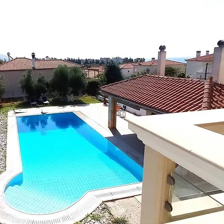 Irene Evia, 4 Bdr, Pool, 500m To Vila
